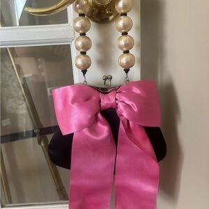 STUNNING! Loren Bell Elegant Black Clutch with Pink Bow